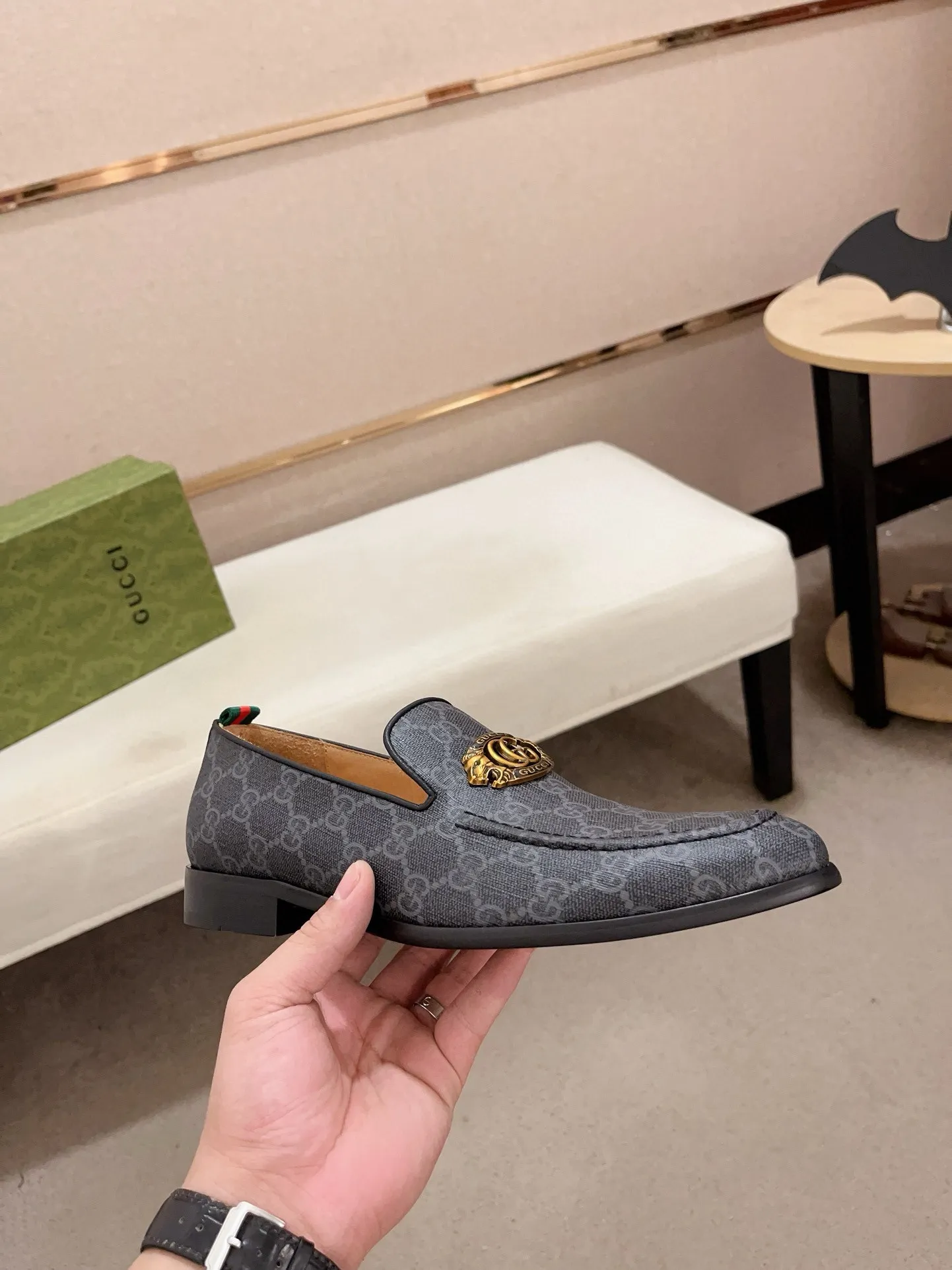 Men's shoes 💰: 520💰 (GUCCI) New product series ss hot new products 💢 💠 Casual suit shoes 👞, top imported materials Upper hardware buckles and shoe side logos, insoles and soles with brand logos 💠 💎 Upper: imported PVC material 100% 💎 Lining: cowhide/100% 💎Feet: cowhide/100% 💎Sole: rubber/100% 💎SIZE: 38 39 40 41 42 43 44 Can be customized 45